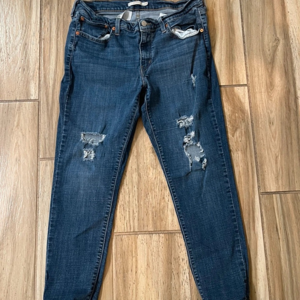 Levi’s women’s boyfriend distressed jeans